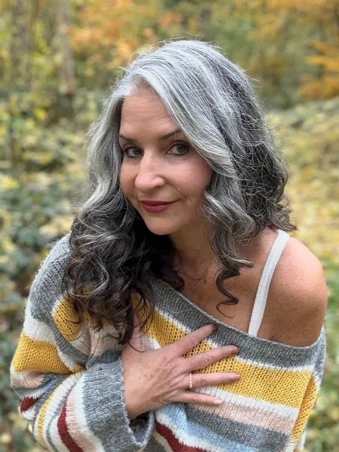 Lilly, silver-haired woman from Deggendorf, Germany, sharing her going-gray story