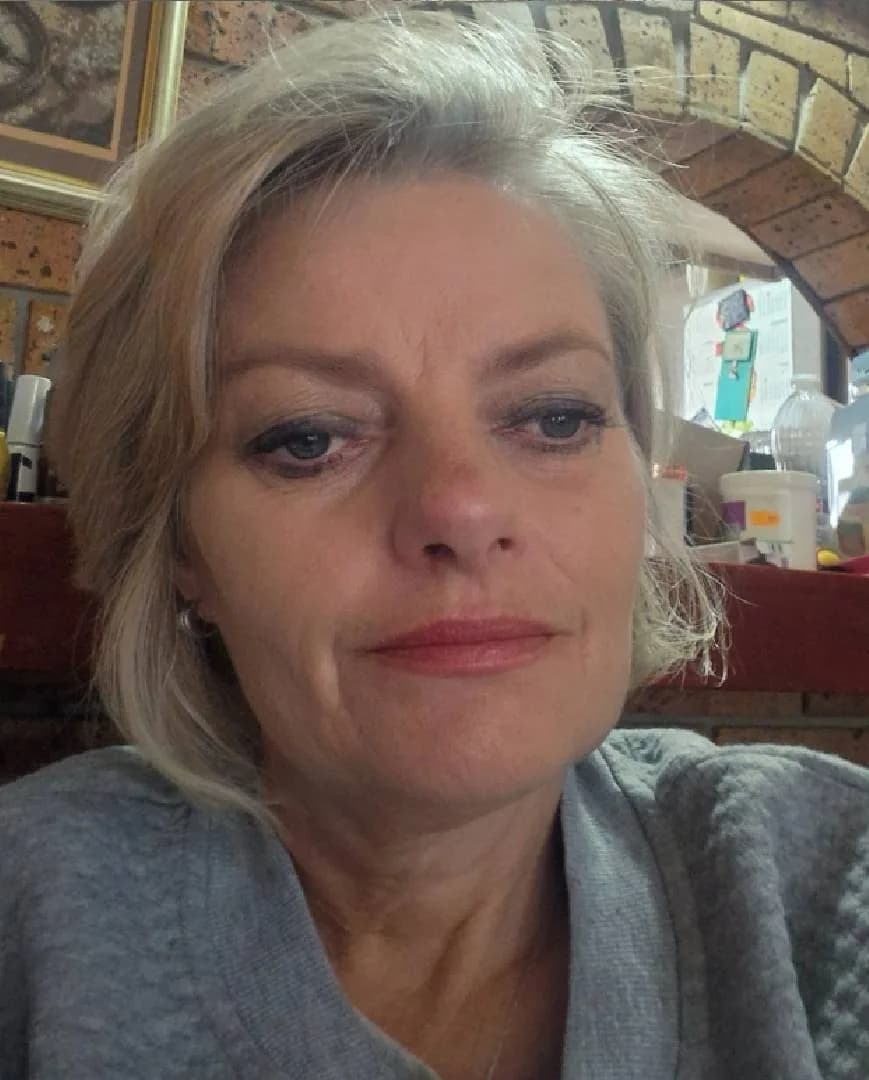 Rina, silver-haired woman from Klerksdorp, South Africa, sharing her going-gray story